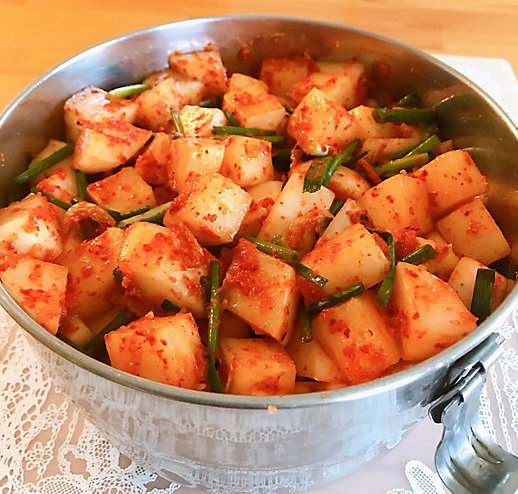 美と健康におすすめの韓国料理　大人気メニューの発酵食品のカクテキ、ポッサム、切干大根キムチをご家庭で！