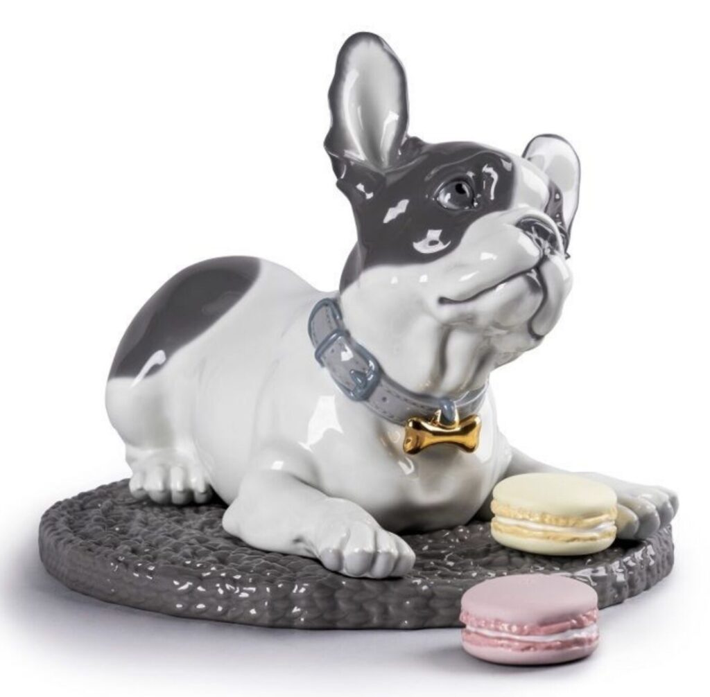 リヤドロ「フレンチブルドッグとマカロン」（DOG＆CANDYコレクション）